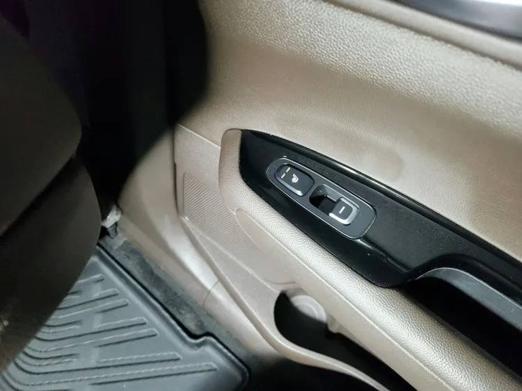 Kia K5 Hybrid 29