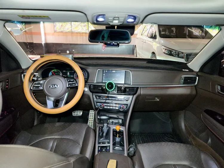 Kia K5 Hybrid 9