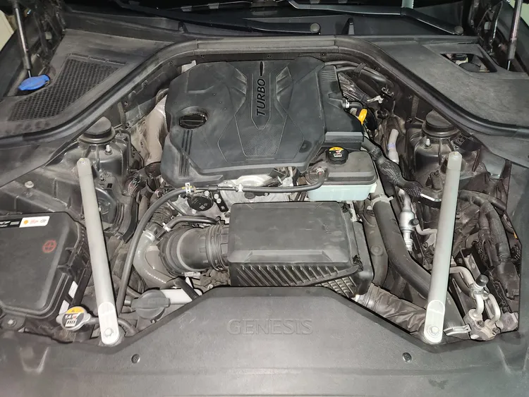 Genesis G80 33