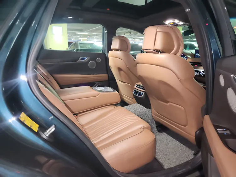 Genesis G80 9