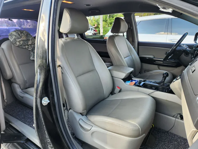 Kia Carnival 15