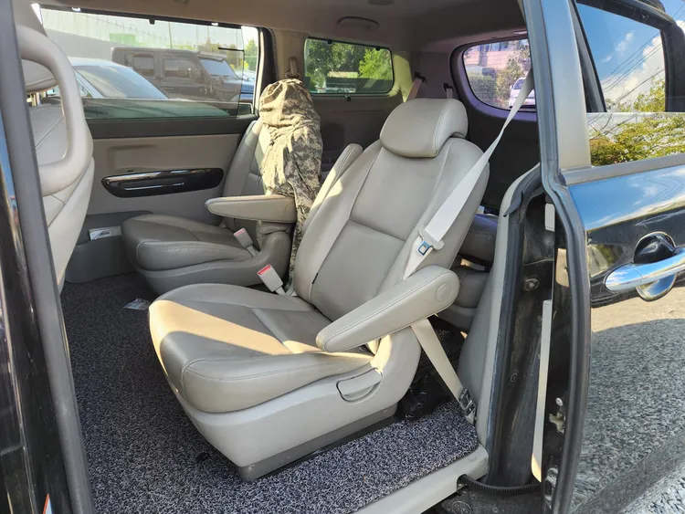 Kia Carnival 12