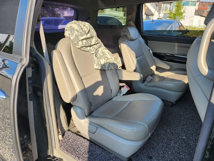 Kia Carnival 13