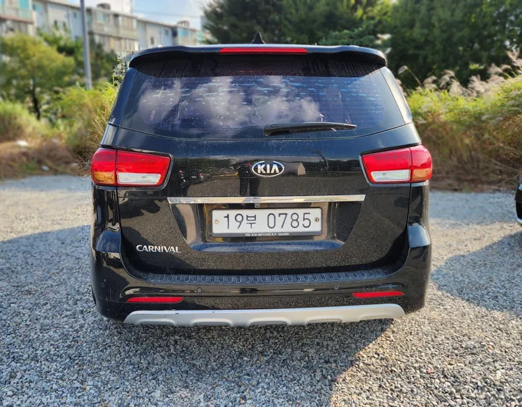 Kia Carnival 2