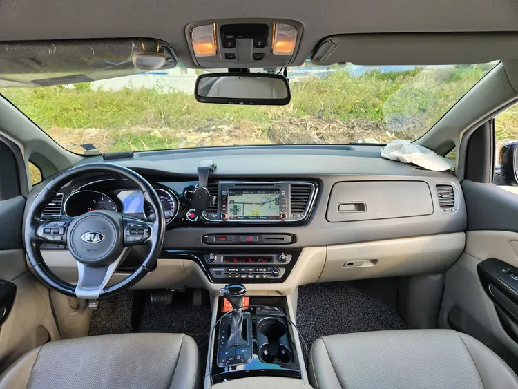 Kia Carnival 14
