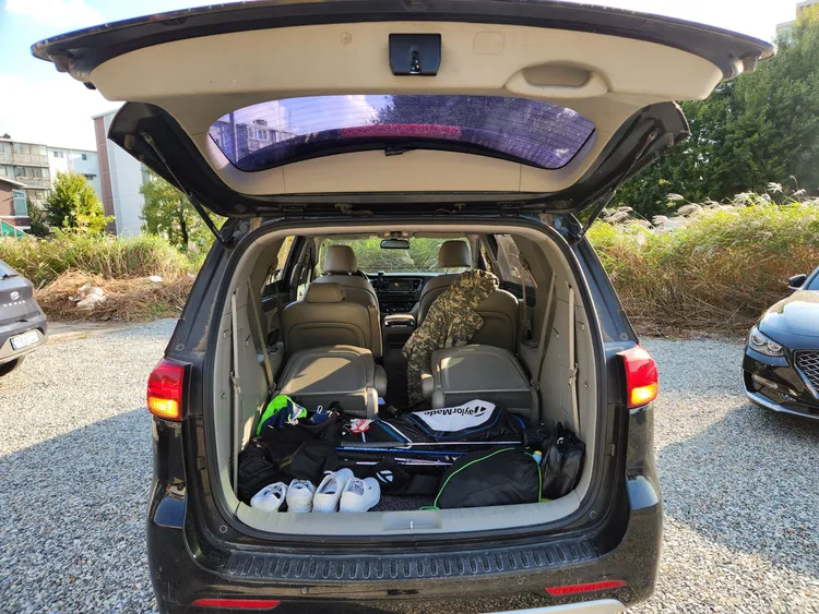 Kia Carnival 8