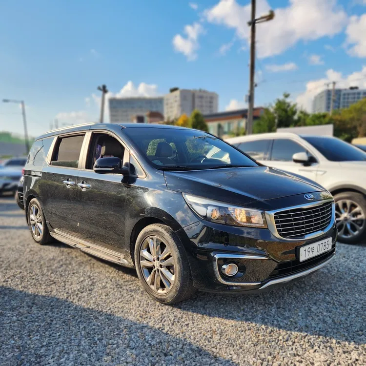 Kia Carnival 4