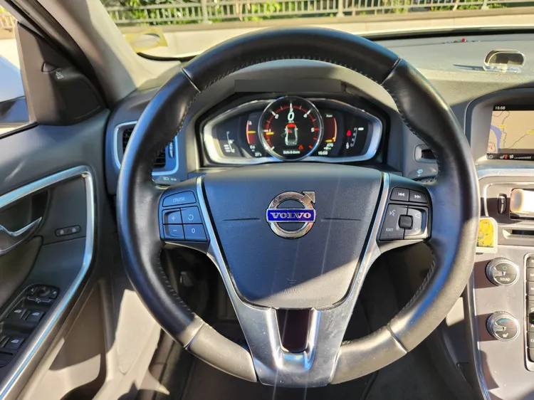 Volvo S60 17