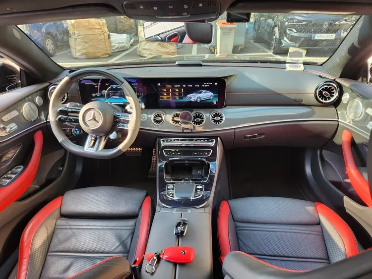 Mercedes E-Class (W213) 13