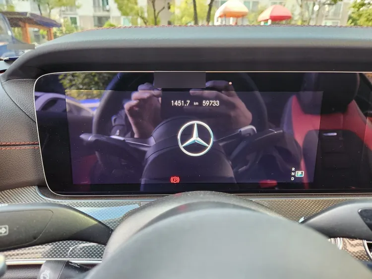 Mercedes E-Class (W213) 14