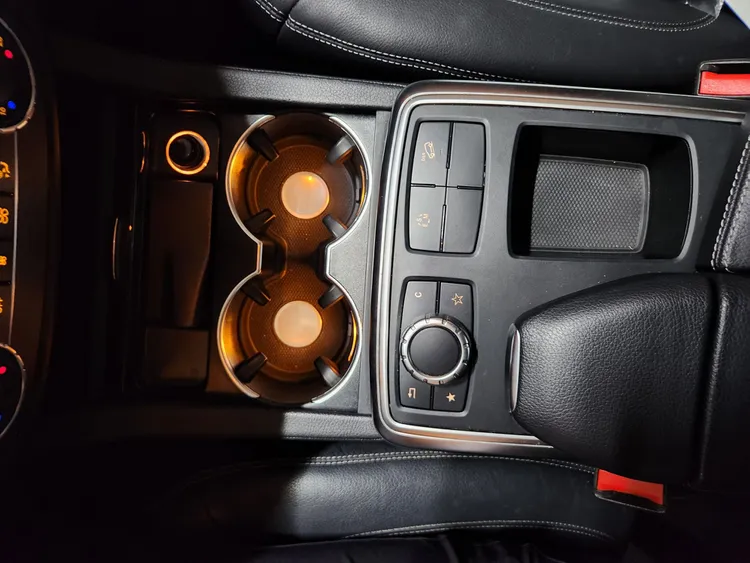 Mercedes M-Class (W166) 19