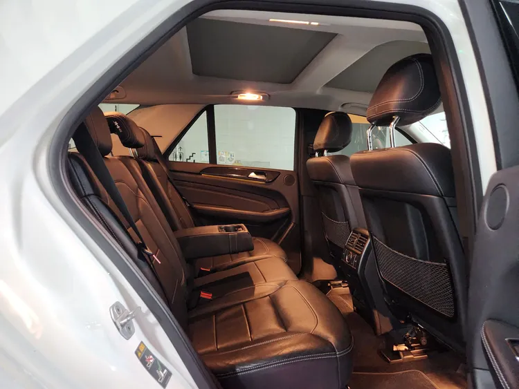 Mercedes M-Class (W166) 10
