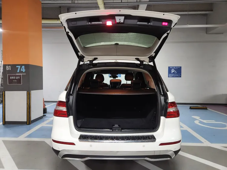 Mercedes M-Class (W166) 9