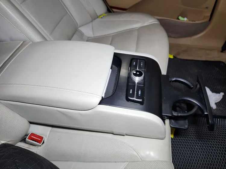 Hyundai Grandeur IG 24
