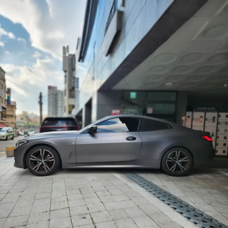BMW 4 Series (G22) 3