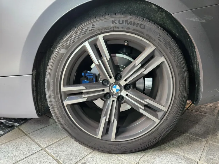 BMW 4 Series (G22) 37