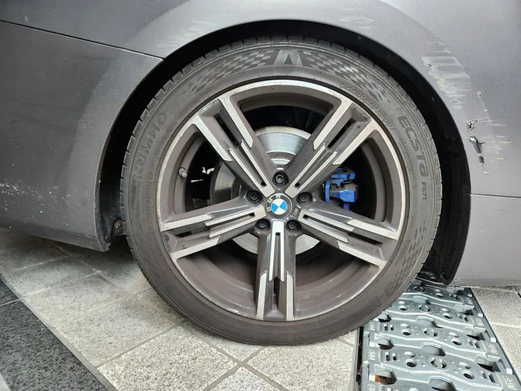 BMW 4 Series (G22) 38