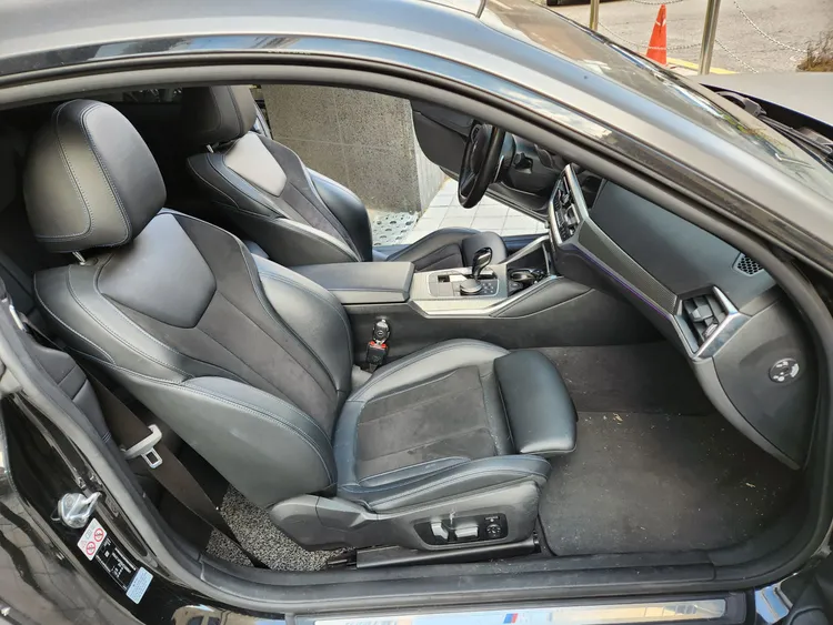 BMW 4 Series (G22) 10