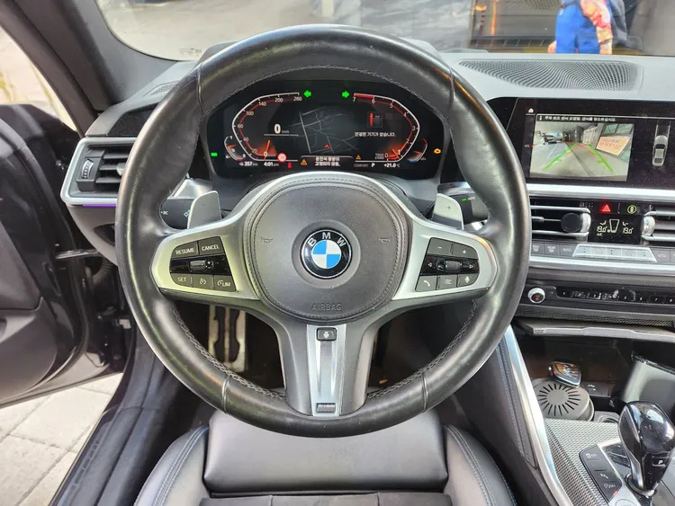 BMW 4 Series (G22) 14