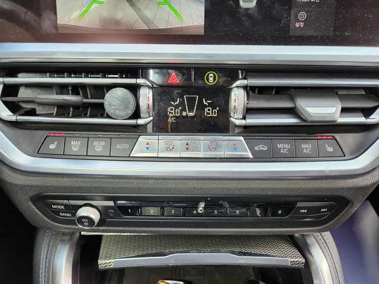 BMW 4 Series (G22) 12