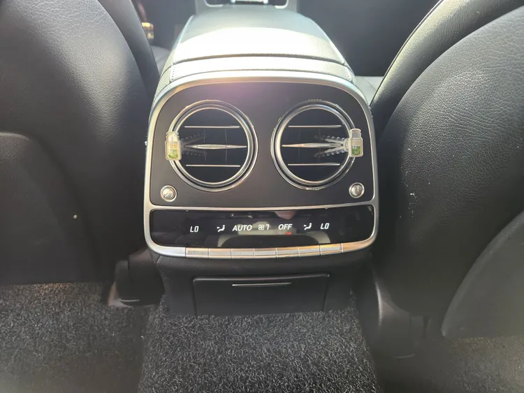 Mercedes S-Class (W222) 26