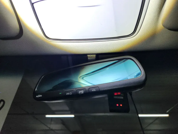 Hyundai YF Sonata 22