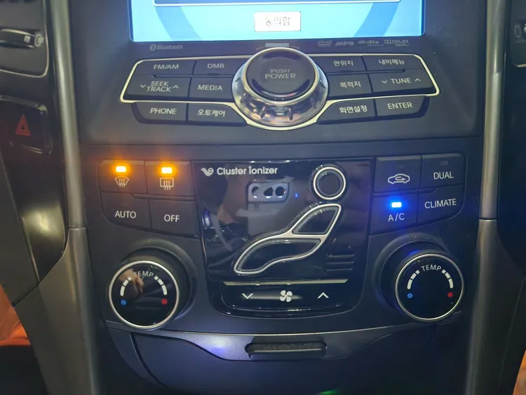 Hyundai YF Sonata 8
