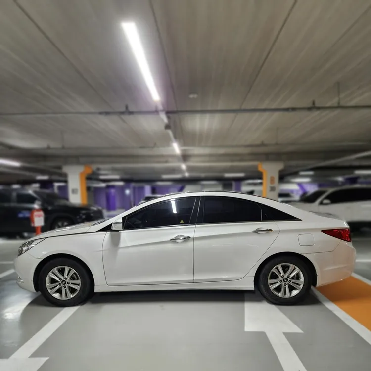 Hyundai YF Sonata 3