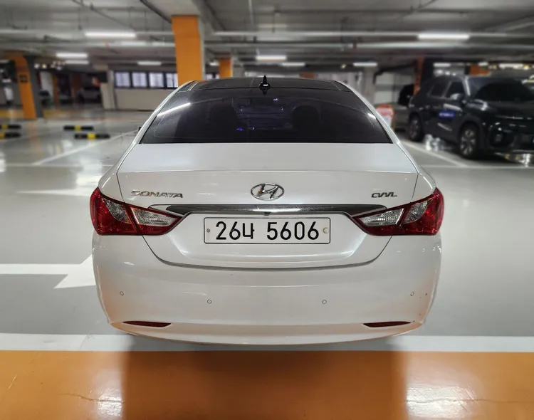 Hyundai YF Sonata 2