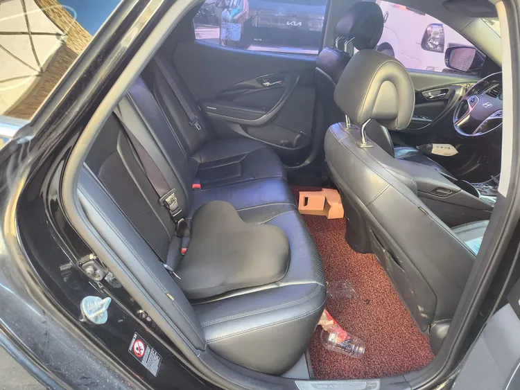 Hyundai Grandeur HG 9