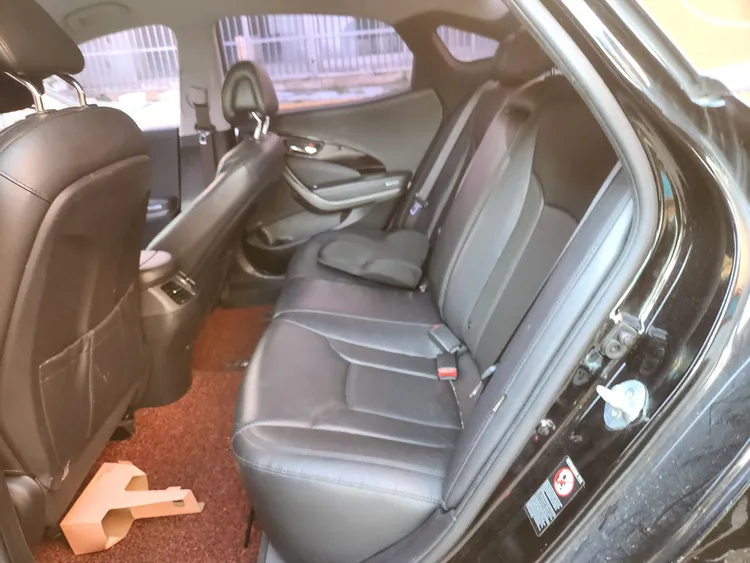 Hyundai Grandeur HG 10