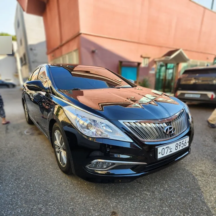 Hyundai Grandeur HG 3
