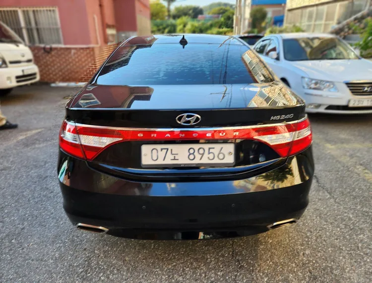 Hyundai Grandeur HG 4