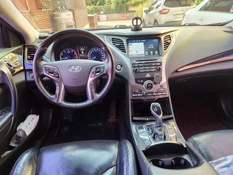 Hyundai Grandeur HG 11