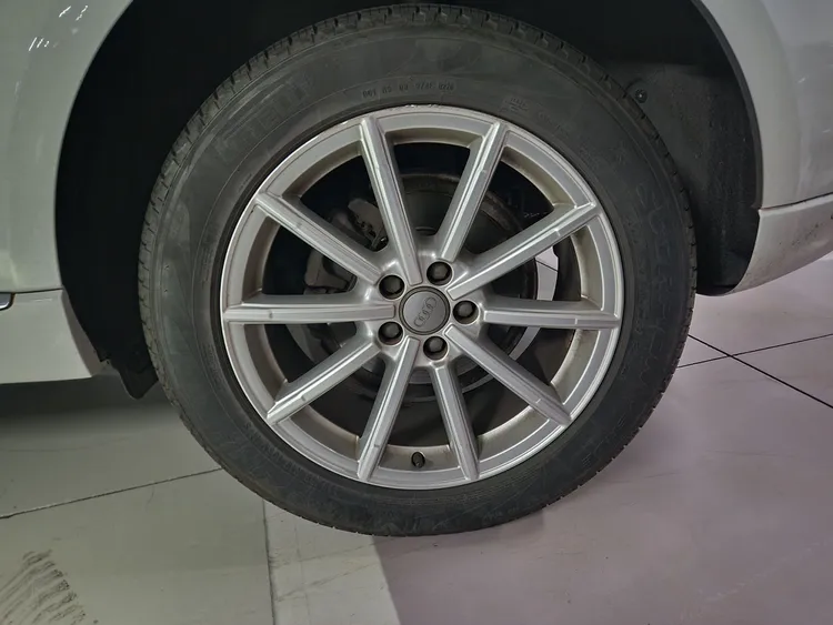 Audi Q5 (8R) 40