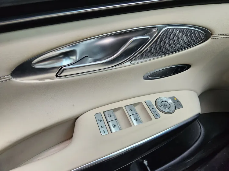 Genesis GV70 19