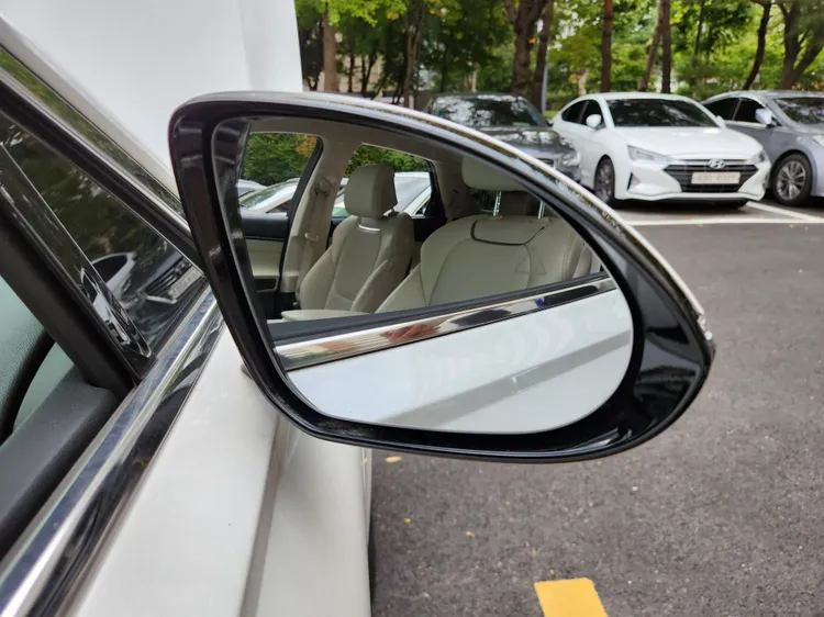 Genesis GV70 35