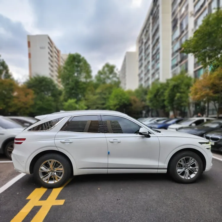 Genesis GV70 4