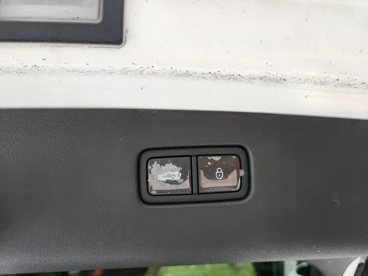 Genesis GV70 16