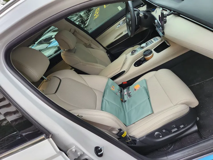 Genesis GV70 8