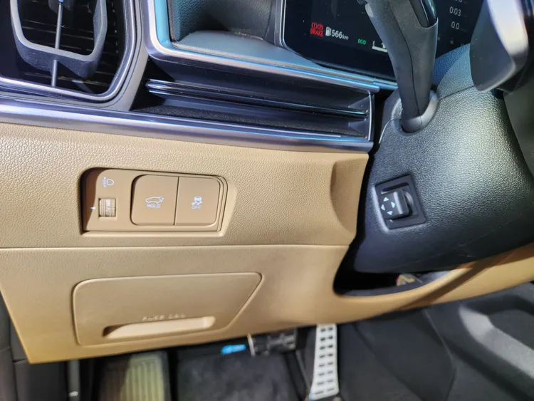 Kia Sorento (MQ4) 30