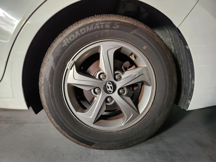 Hyundai Avante AD 34