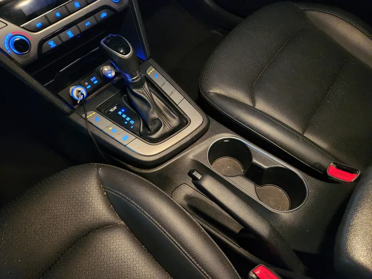 Hyundai Avante AD 15