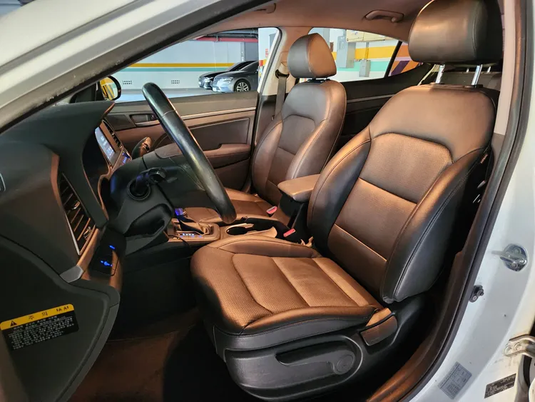Hyundai Avante AD 11