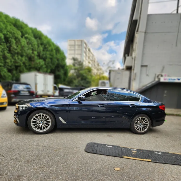 BMW 5 Series (G30) 7