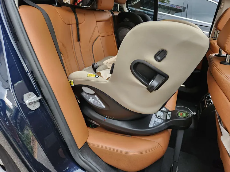 BMW 5 Series (G30) 37