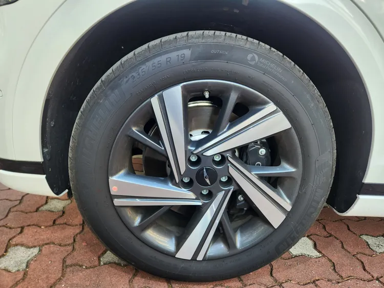 Genesis GV70 FL 32