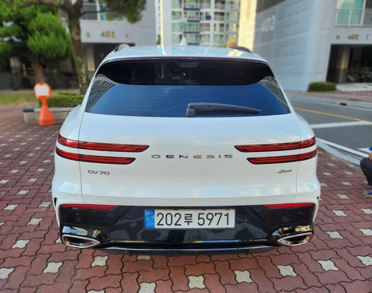 Genesis GV70 FL 4