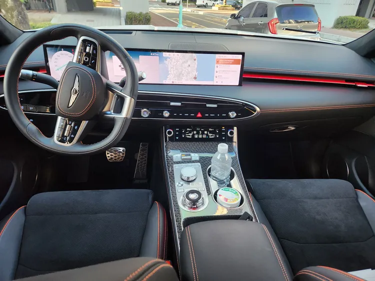 Genesis GV70 FL 10