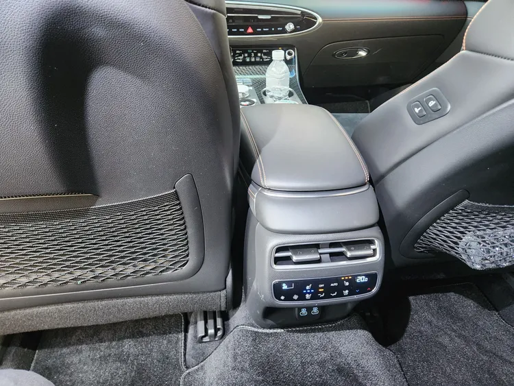 Genesis GV70 FL 26